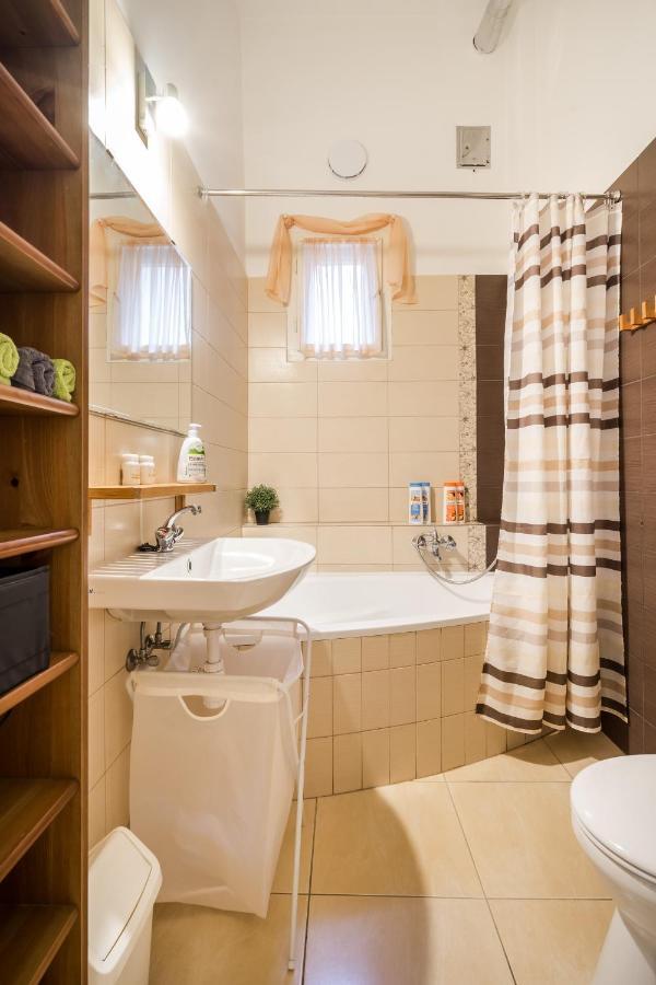 Park View Apartment With Sauna, A/C บูดาเปสต์ ภายนอก รูปภาพ